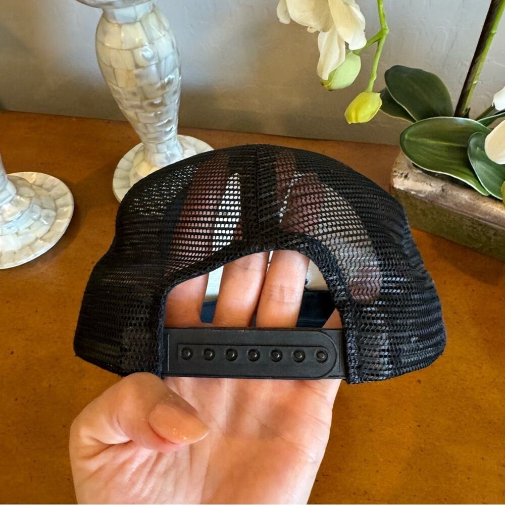 University of Hawaii Raffia Woven Trucker Hat – Rare Natural Fiber Cap - Picture 5 of 5